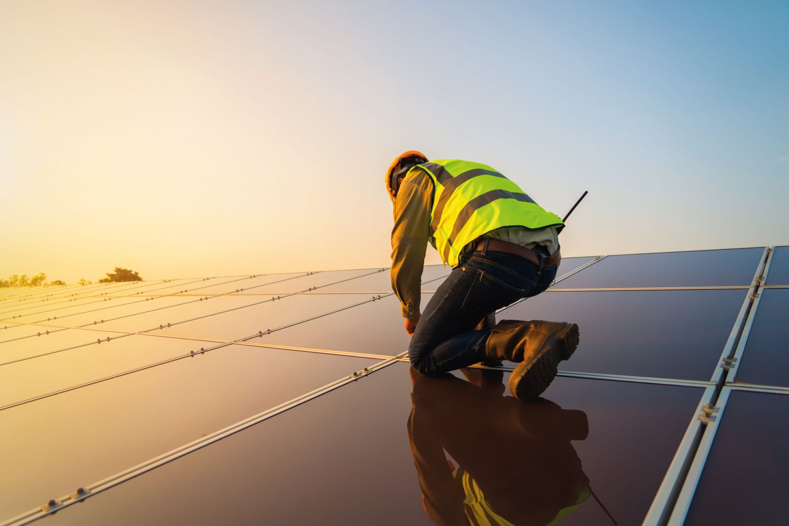 Three Signs You May Need Solar Panel Repairs From Your Green Energy Supplier
